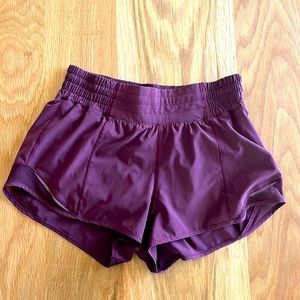 Lululemon hotty hot short high rise 2.5’’ inseem